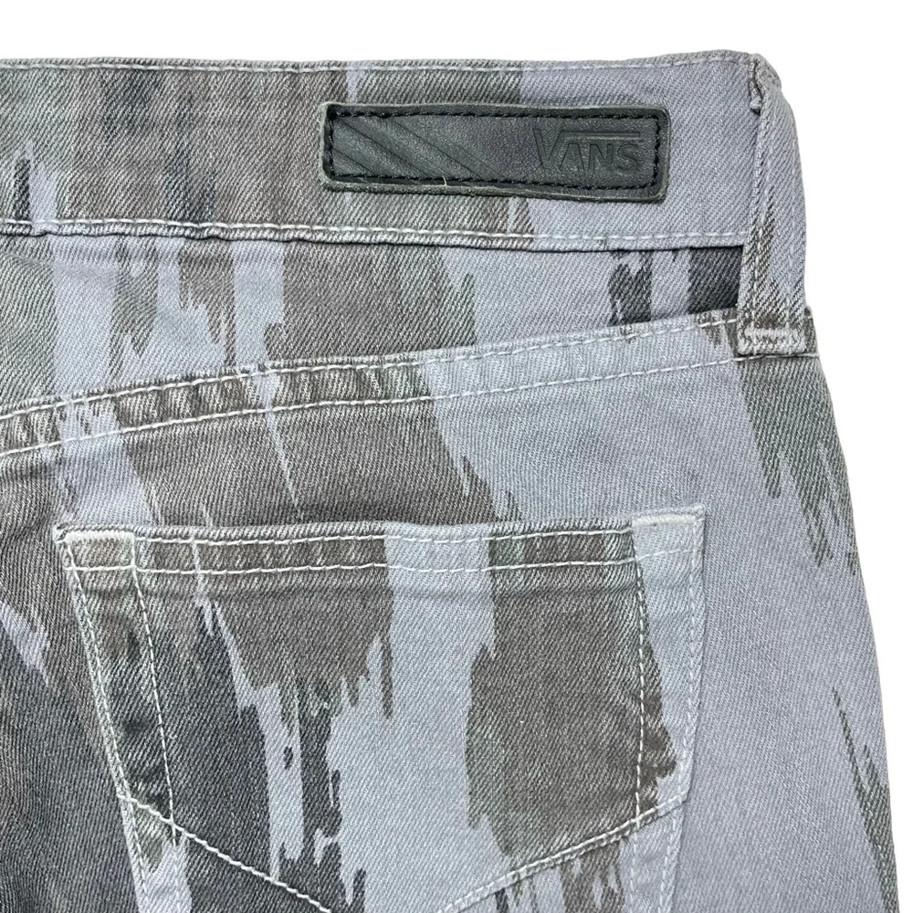 Vans Women’s Size 5 Gray‎ Camouflage Tapered Skinny Denim Jeans